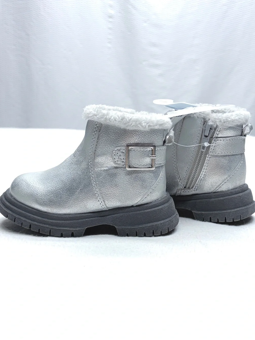 OshKosh Hazel Cozy Boots Girls 5 Silver Faux Fur Zip NWT